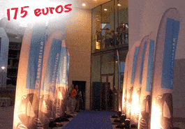 Reclamebanners en reclamezuilen Reclamebanners en reclamezuilen