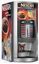 Een koffieautomaat met koude dranken